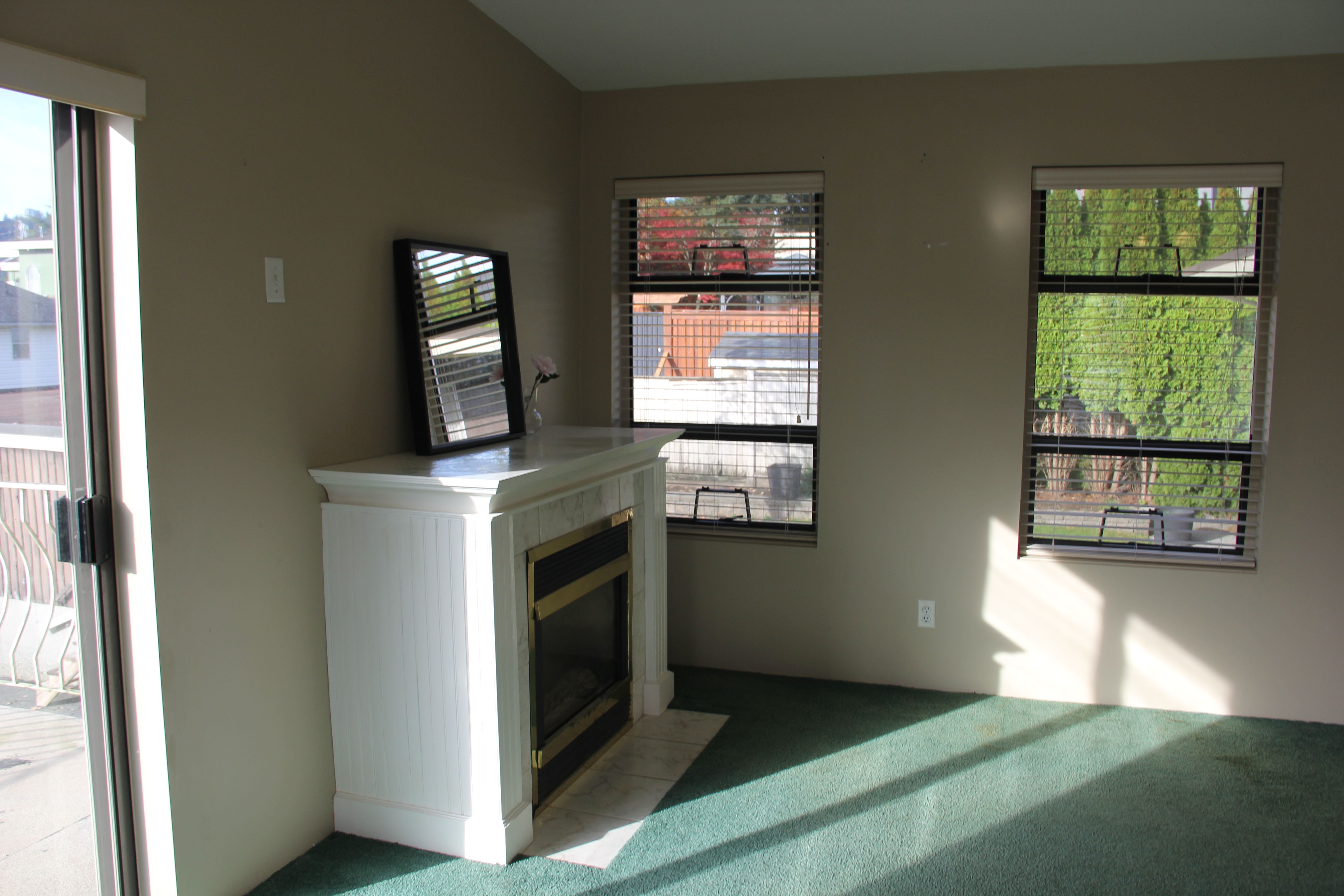 Furnished Room 6 with Balcony for 1-2 People in Burquitlam